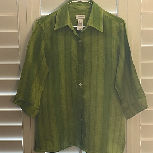 Liz Claiborne, Green, Side split, Button down Shirt with Cuffed Sleeves - Picture 1 of 4